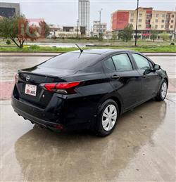 نيسان فيرسا